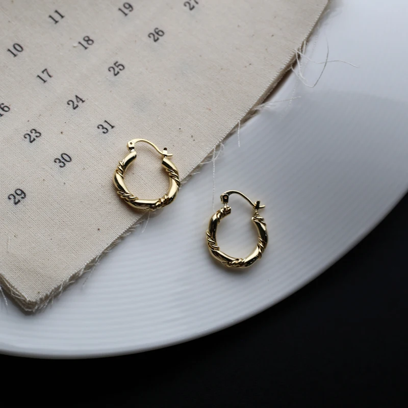 

Vershal Wholesale Gold Plated Minimalist Twist Hoop Earrings Jewelry For Women