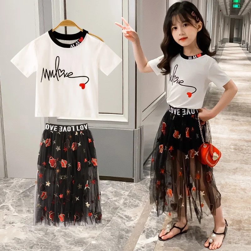 

New Boutique Summer toddler Girls clothing set short sleeve printed t shirt + tulle sequined skirt 2 pcs Clothing Set for kids, Picture shows