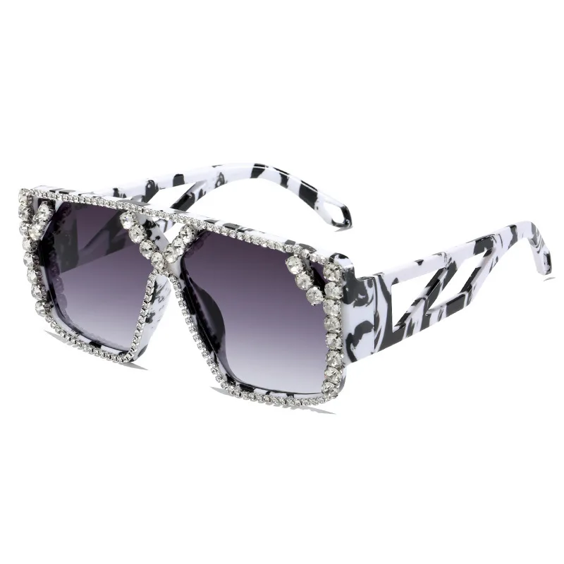 

2022 New Fashion Rhinestone Oversized Square Party Sunglasses UV400 High Quality Luxury Ladies Diamond Sunglasses