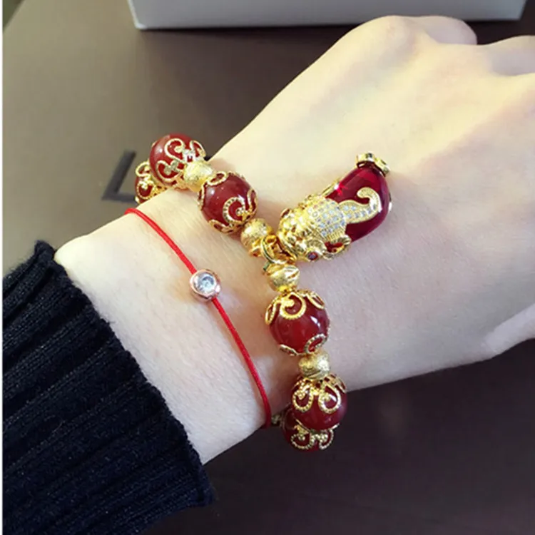 

Spot Wholesale Euro Coins Vietnam Sand Gold Brave Pendant Bracelet Red Agate Transfer Beaded Bracelet Female Korean Jewelry