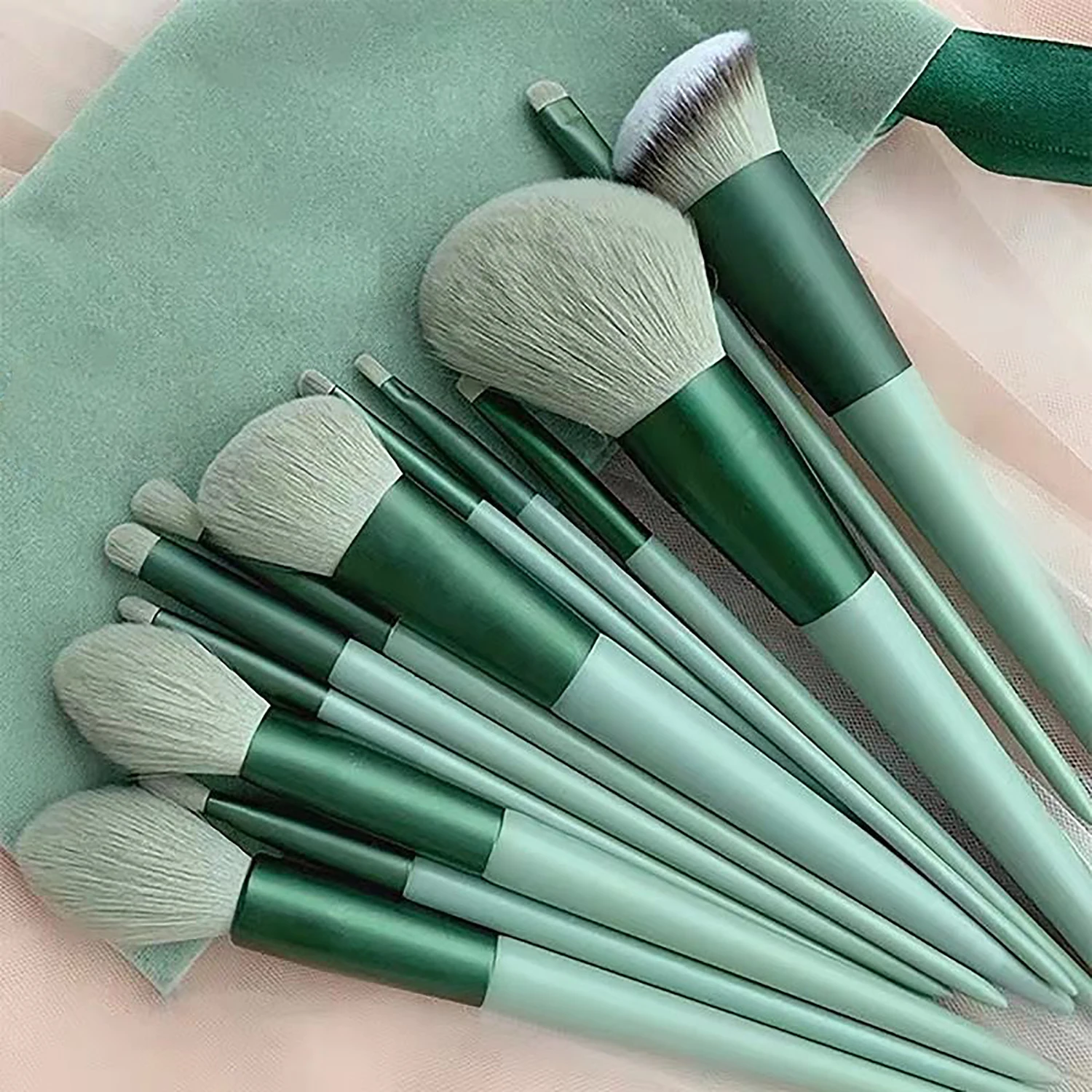 

NEW ARRIVAL 13 PCS vegan green custom logo cosmetic wholesale makeup brushes vendor