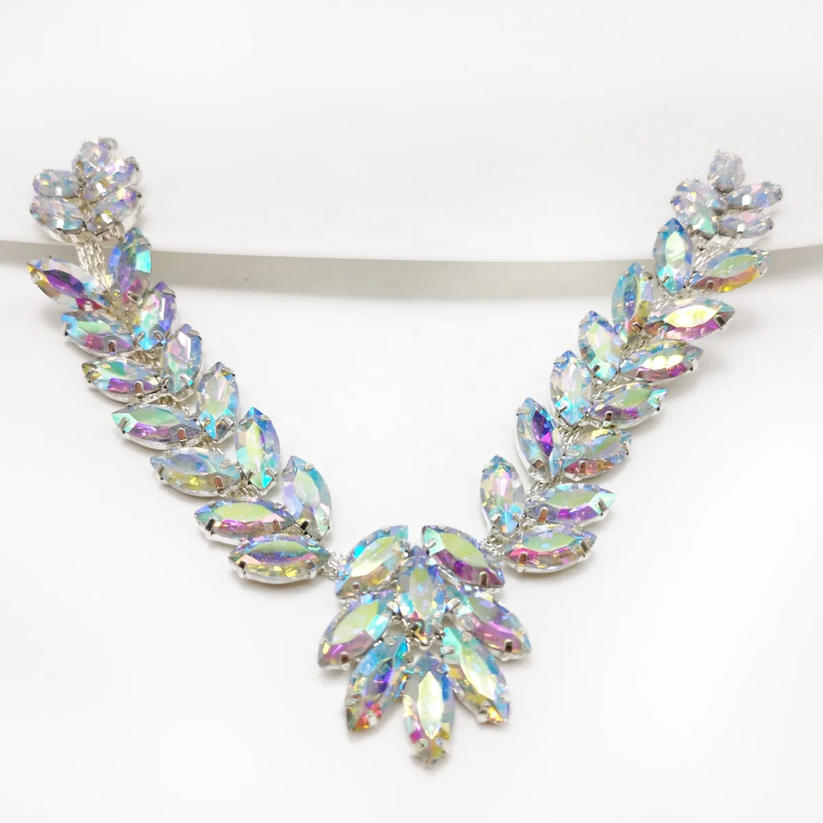 

China yiwu crystal triangle stone decorative metal v sandal accessories acrylic drill ultra - flash, Can be customized