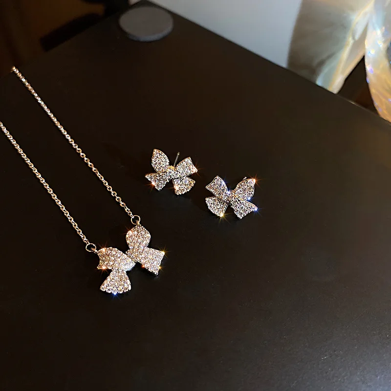 

2021 fashion trendy full crystal earrings with bow