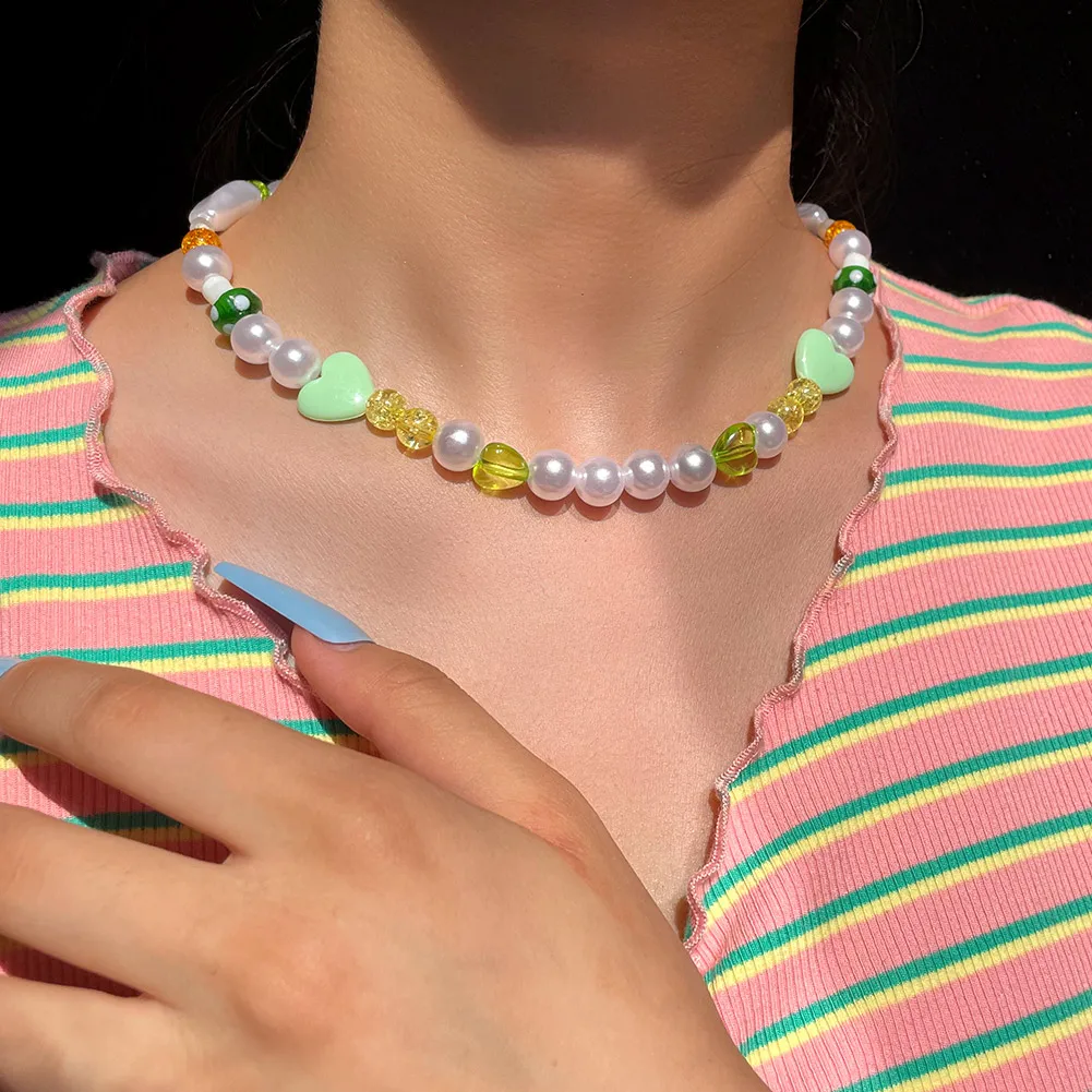 

Dainty Imitation Pearl Chain Acrylic Transparent Heart-shaped Necklace For Women Smiley Face Necklace, Silver plated