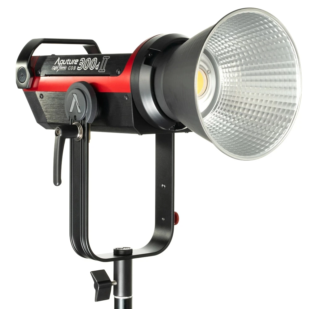 

Aputure LS 300d II COB LED Video Light 5500K CRI 96 Daylight Bowens Outdoor Photographic Studio Light for Video/Youtube/Studio