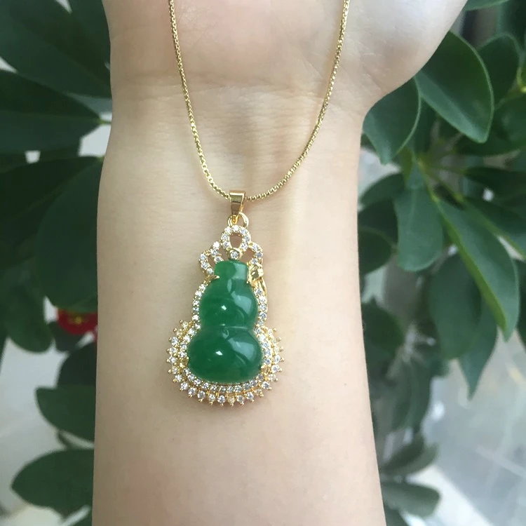 

Fashion wholesale natural stone charm gold plated green jade gourd necklace