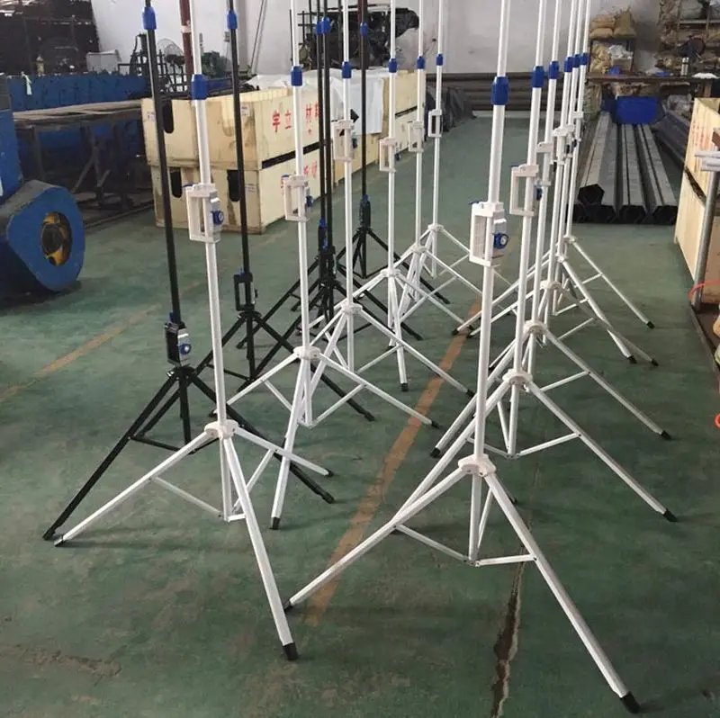 Tripod Presentation Screen