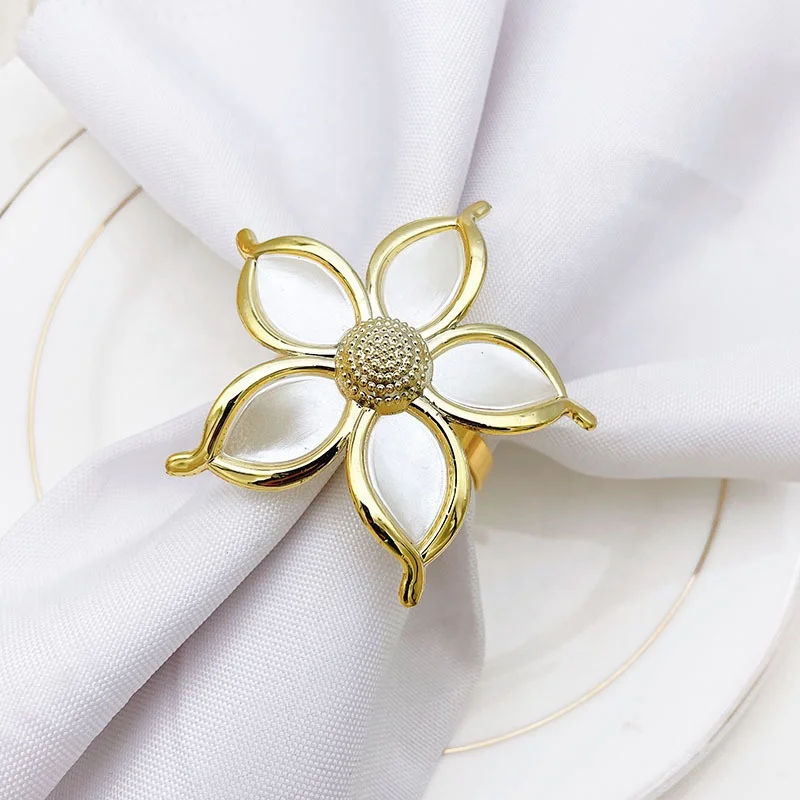 

Gold Color Napkin Rings White Plastic Flower Napkin Buckles Serviette Holder for Wedding Party HWF34