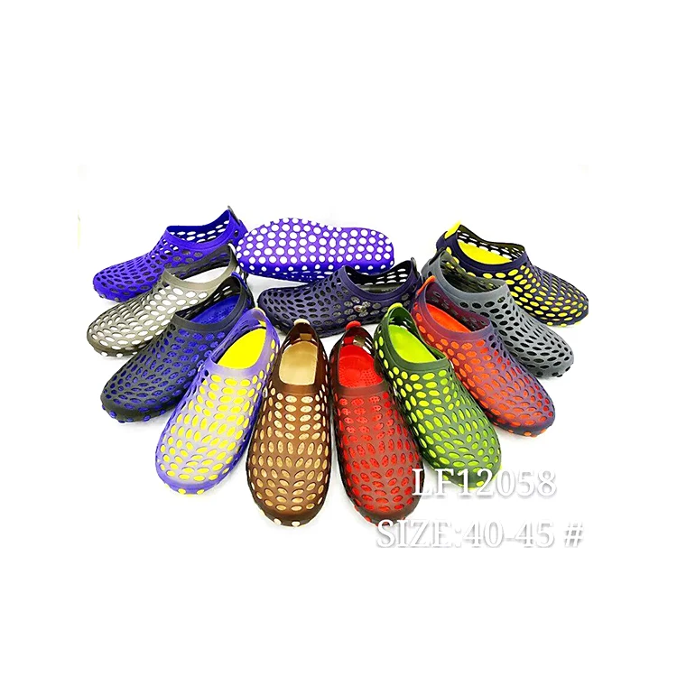 
Hot Sale Men EVA Garden Simple Clogs with Hole Beach Shoes 