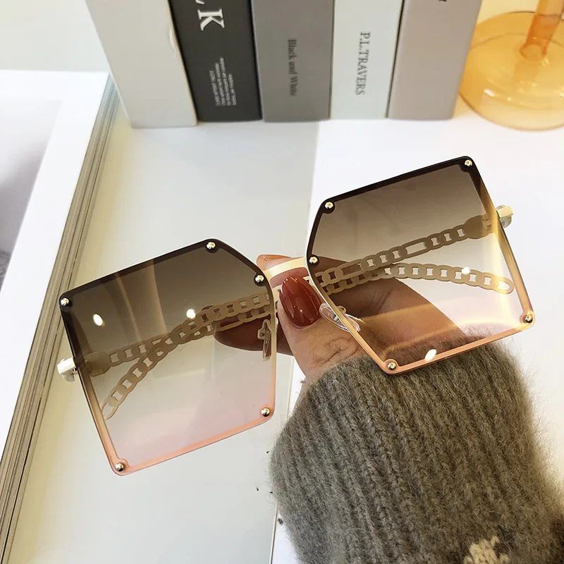 

Luxury Oversized Women Sun Shades Fashion Chain Arms Sun Glasses Metal Frame Rivet Square Sunglasses 2021