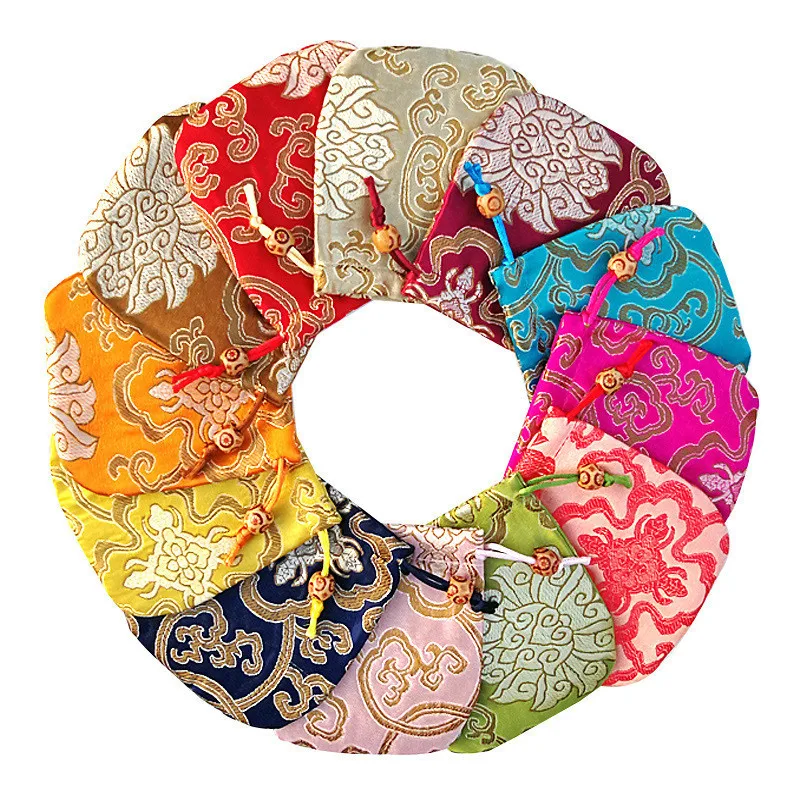 

10.5*10.5cm Traditional Silk Traveling Pouches Embroidery Jewelry Packaging Gifts Bags Handmade Jewelry Pouches