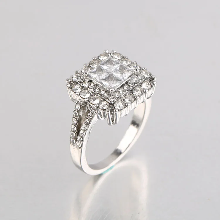 

Luxurious Exquisite White Sapphire Ring Romantic Engagement Wedding Anniversary Gift 925 Silver Princess Diamond Jewelry