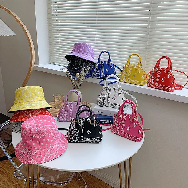 

2021 Ins Trendy Red Cashew Flower Women Hand Bags Set Bandana Print Bucket Hat and Matching Paisley Bag Purse Sets