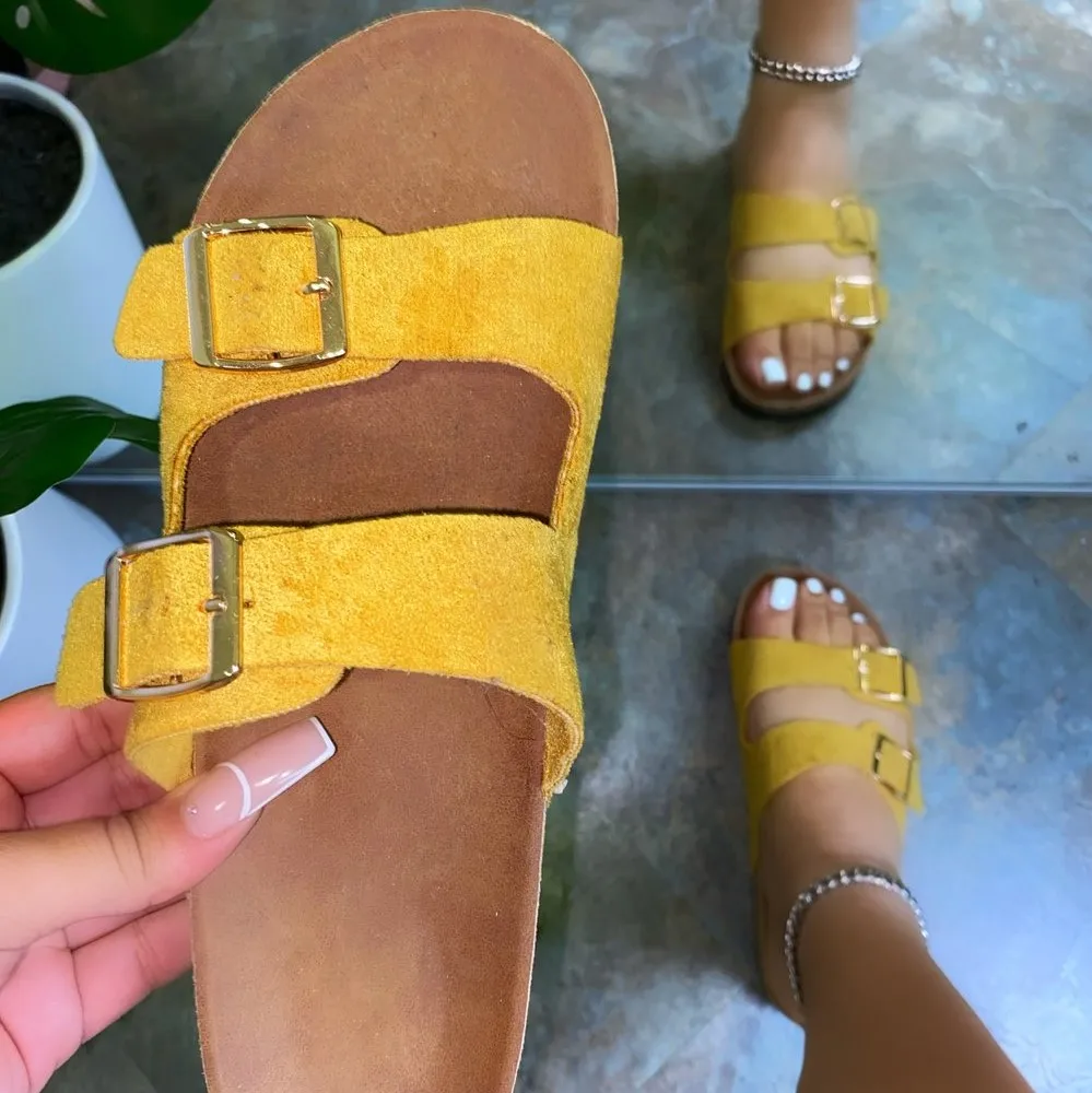 

Fashion Red Black Suede Slide Slippers for Women Ins Double Buckle Black Sandals Summer Outdoor Beach Flat Slipper Sandal Ladies