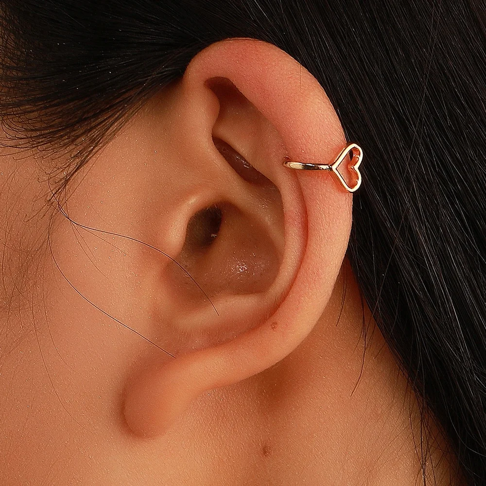 

1PC Contracted INS sweet personality hollow out heart ear clip, Silver/gold
