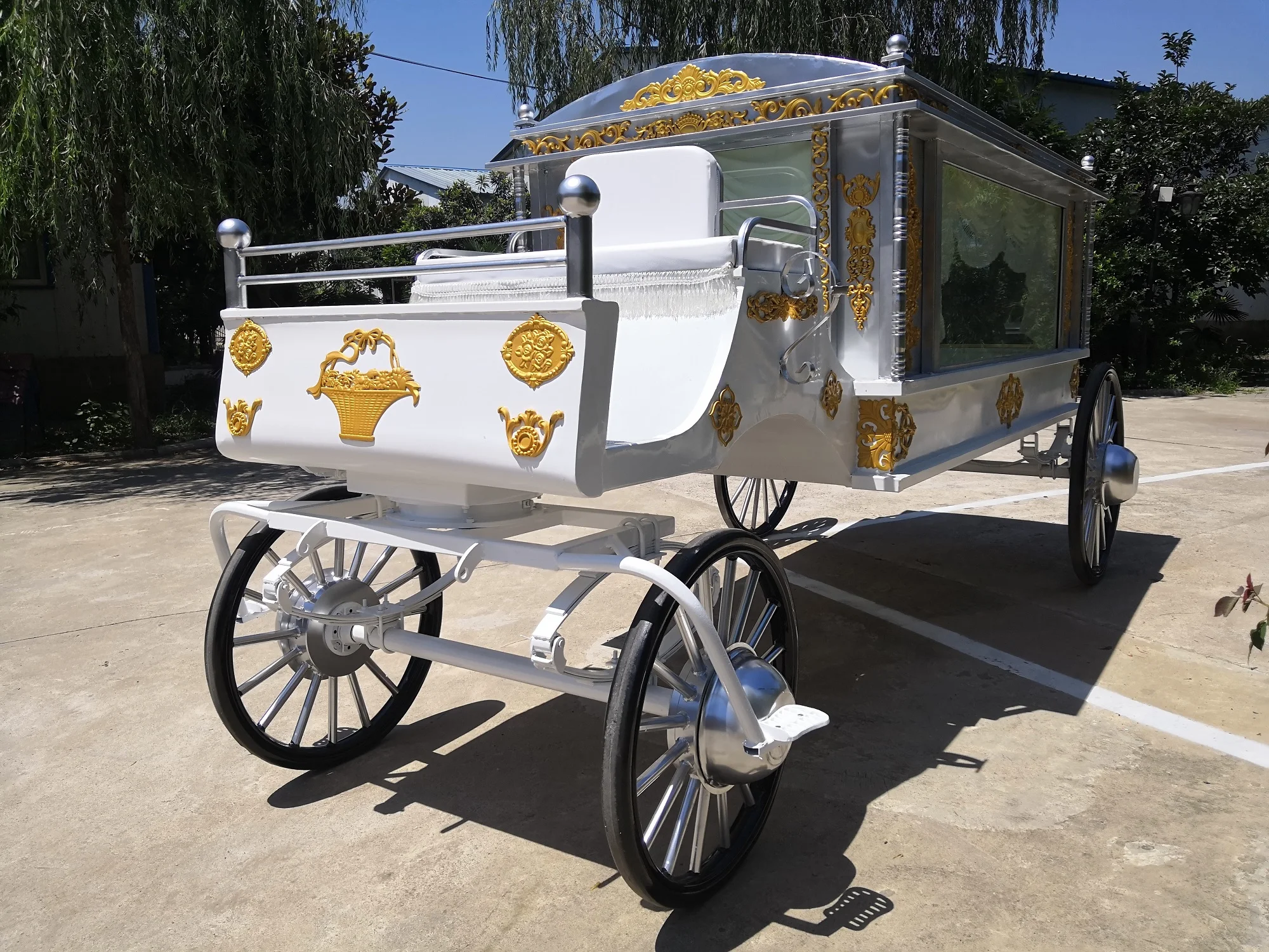 funeral supplies/coffin horse carriage/white hearse for sale