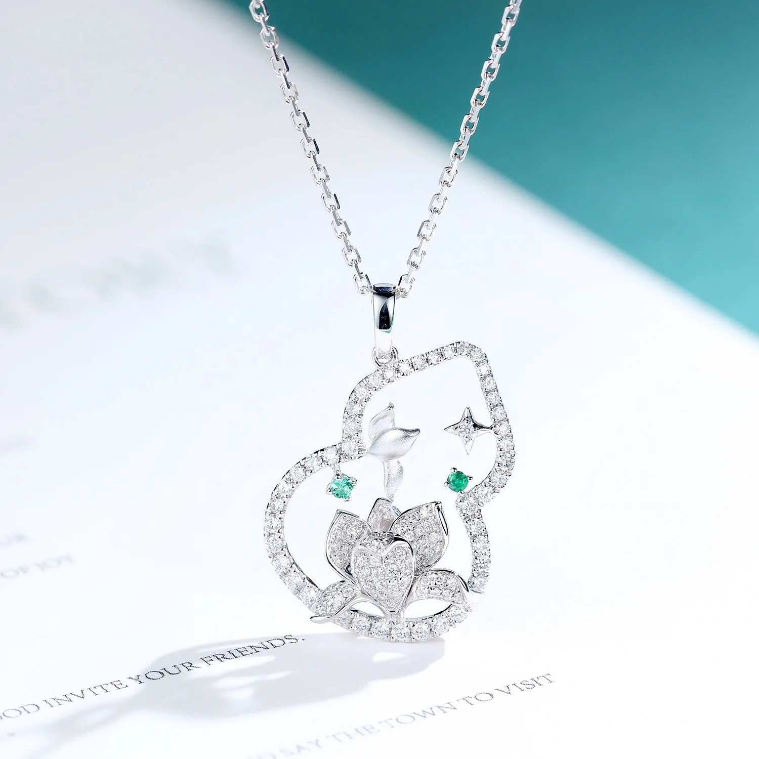 

Fashion Silver Color Cute Gourd-shaped Pendant Necklace For Women Green Crystal necklaces Jewelry Wedding Party Girl Accessories, Picture shows