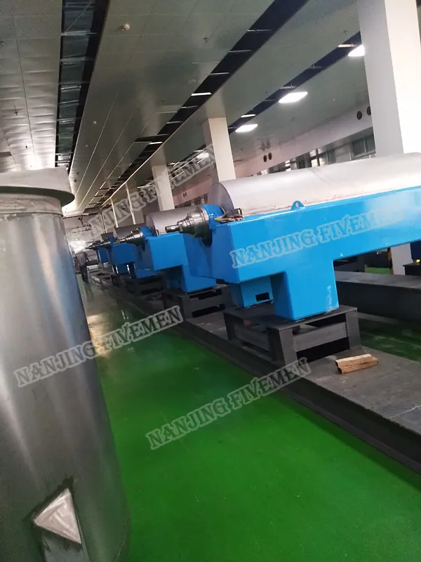 Decanter centrifuge