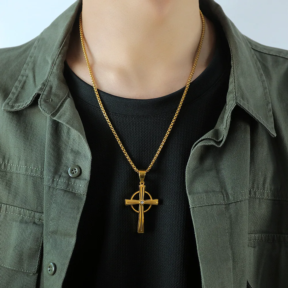 

Luxury 18K Gold Plated Stainless Steel Cross Pendant Necklace Hips Hops Gold Titanium Steel Cross Necklace