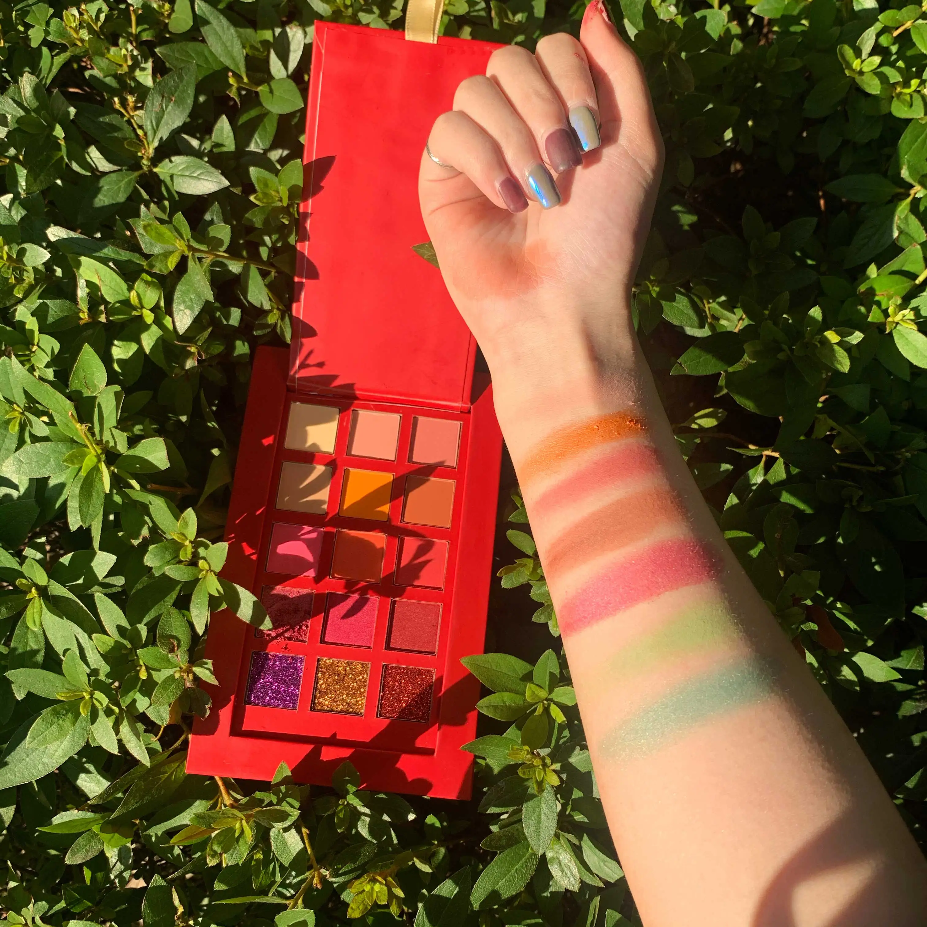 

Free sample 2021 Customized Logo Eyeshadows Makeup Palette With Your Own High Pigment Matte Eyeshadow, Colorful