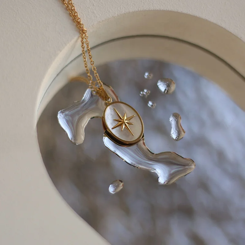 

Shell natural oval star necklace short, stainless steel gold-plated
