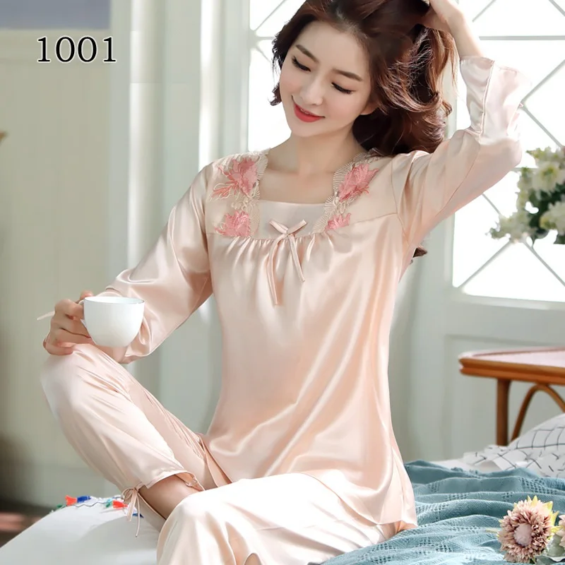 

2021 Wholesale Women's Home Sleepwear Sexy Ladies Luxury Satin Silk Underwear Nighty Pajamas Spring Ladies Pyjamas, Picture shows