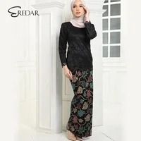 

2019 new fashion design Malaysia modern lace blouse and print skirt ladies baju kurung