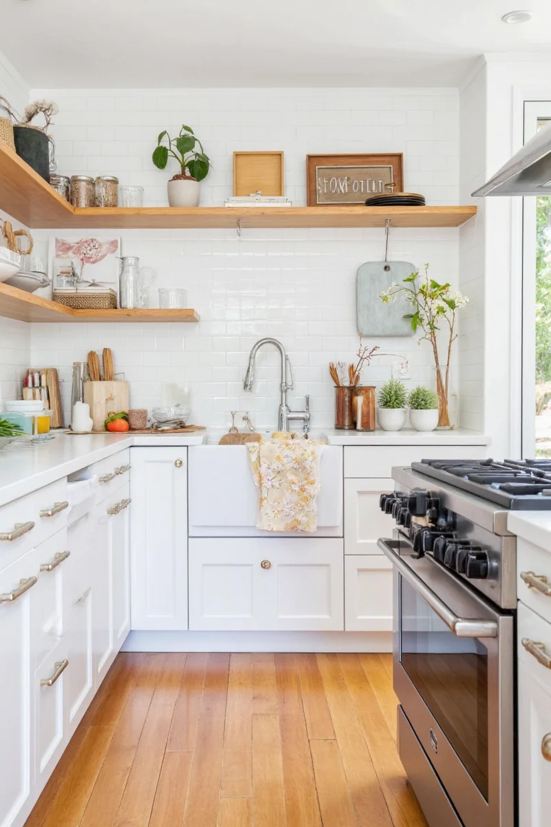 Creating zones in a small kitchen-dining combo