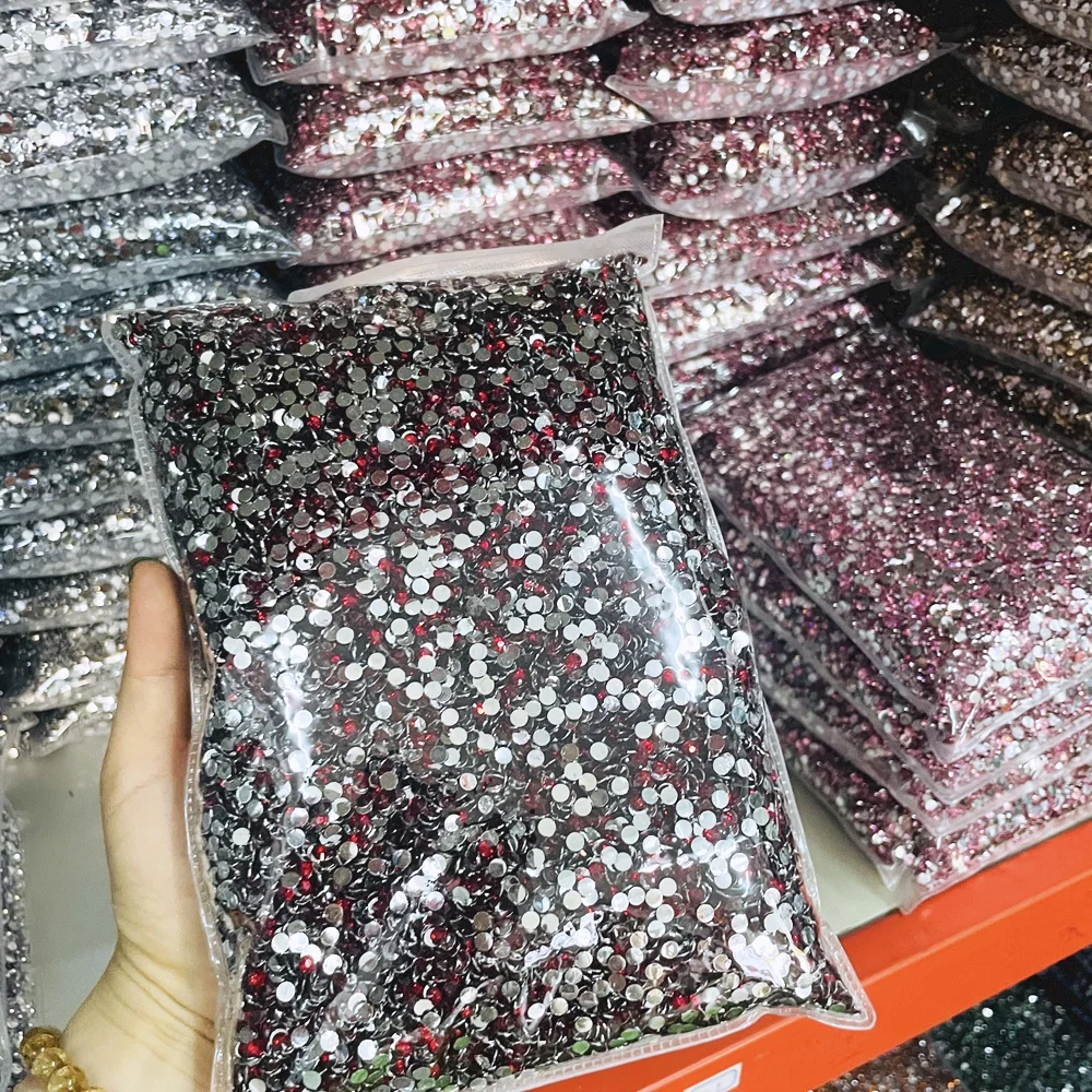 

Yantuo Flatback Non Hot Fix Rhinestones Hot Sale Silverback Resin 2mm 3mm 4mm 5mm Glass High Grade Garment Shoes Bags Nail Art