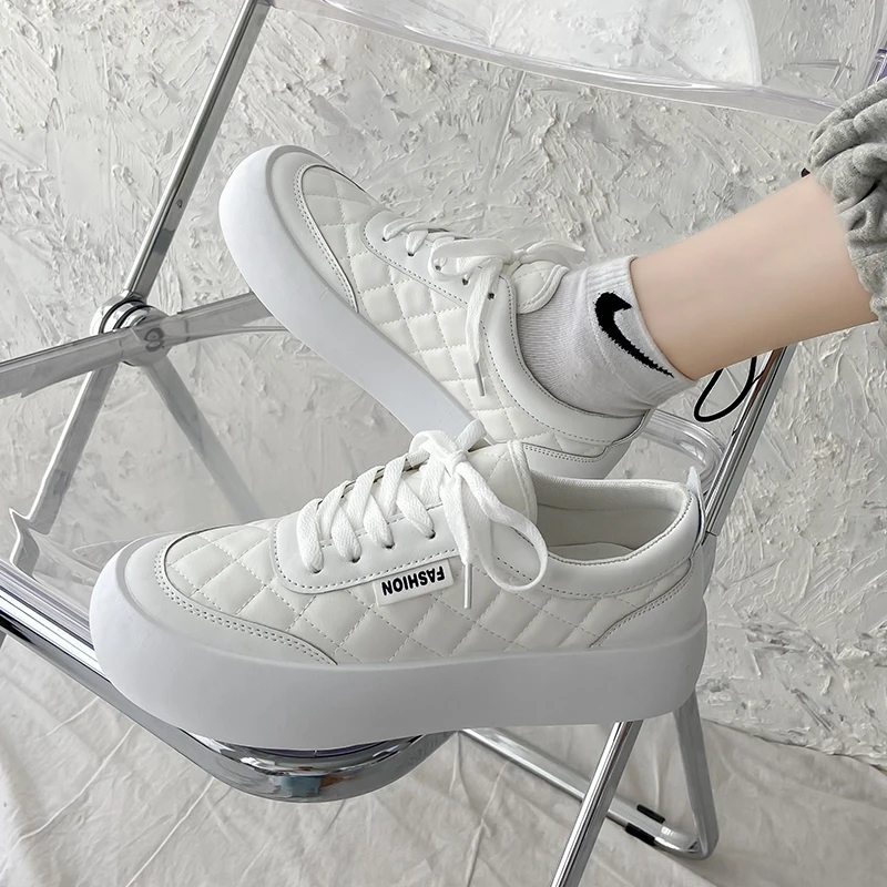 

Best selling products Round Head Diamond pattern slip on canvas womens casual shoes Canvas Small White Shoes, Picture