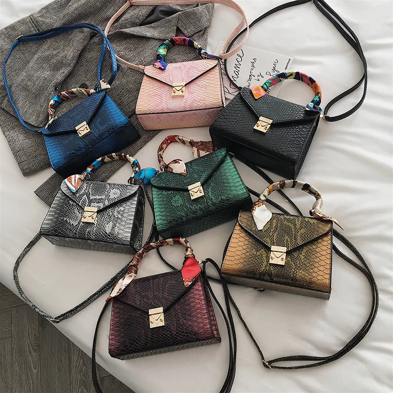 

S37 2021 Fashion Snake Pattern Silk Scarf Handbag Small Retro One Shoulder Bag Women Luxury Bags Handbags