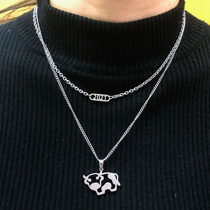 

2021Stainless Steel Double Layer Necklace Cute Hollow Cows Pendant Necklace Hip Hop Necklace, Picture shows