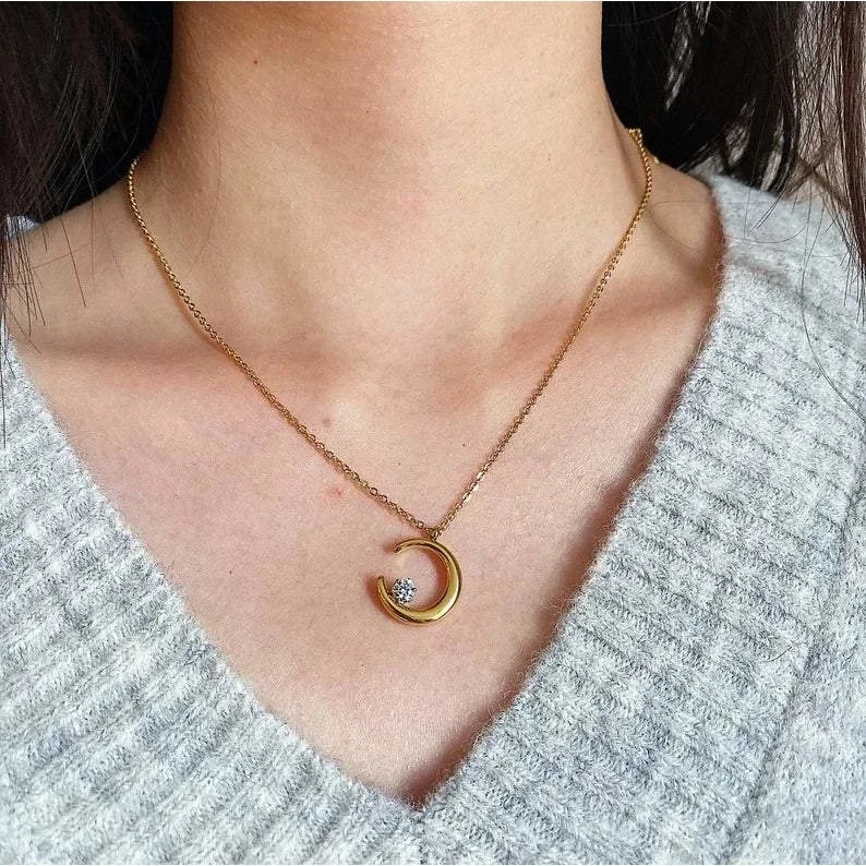 

Gorgeous gold crescent moon necklace best friends gift 18k gold plating stainless steel CZ stone moon pendant neckalce