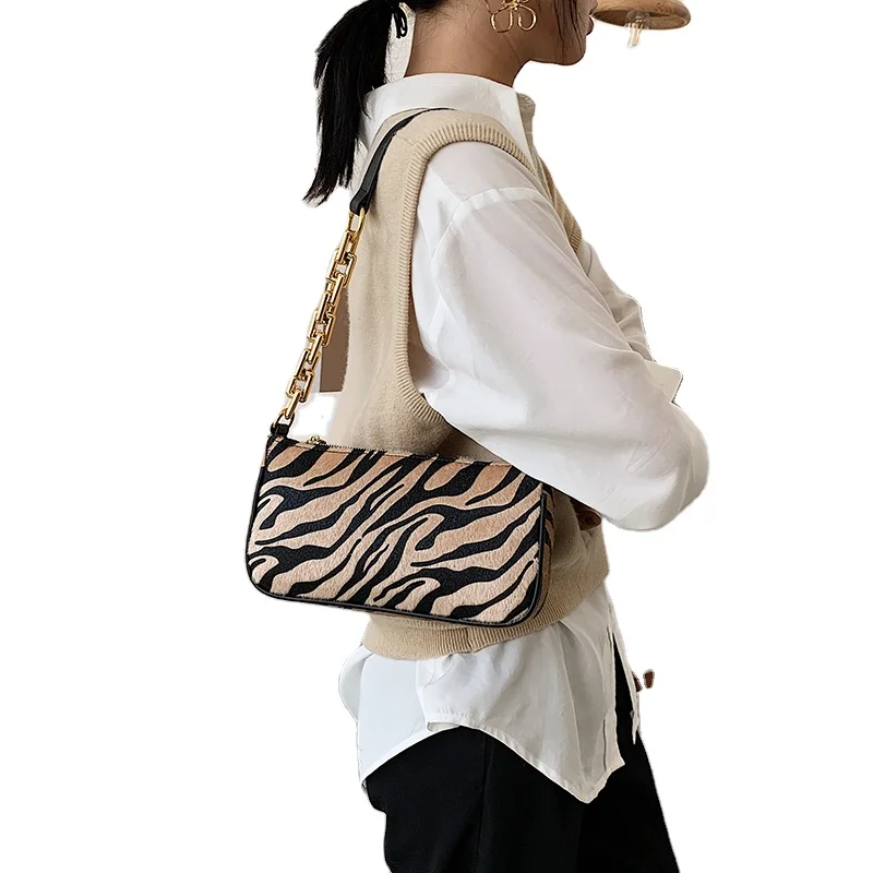 

Wholesale waist bag custom logo zebra pattern chain female velvet shoulder bag fashion zipper waist bag running, 3 colors