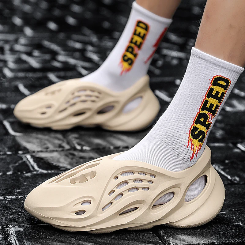

New Fashion Men Sandals Casual Shoes Soft Mesh Couple Beach Slippers Foam Runners Comfort Flip-flops Slipper Men Swimming Sandal