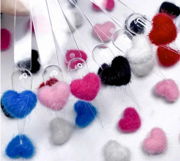 

2021 Popular 3D Charm heart shape nail pompom New Arrival Fluffy Magnetic Nail Balls, Picture