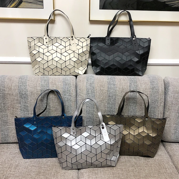 

2020 Wholesale Geometric Luminous Women Handbags Holographic handbag manufactured