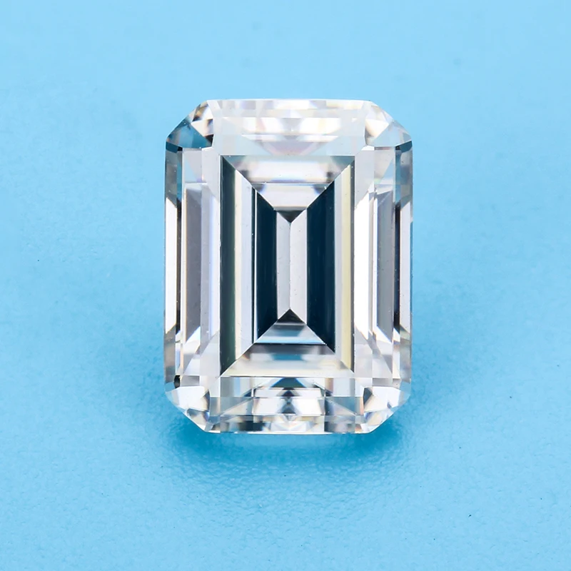 

Fancy Shape Sparkle Emerald Cut 6*8mm IJ White Color VVS Loose Moissanite