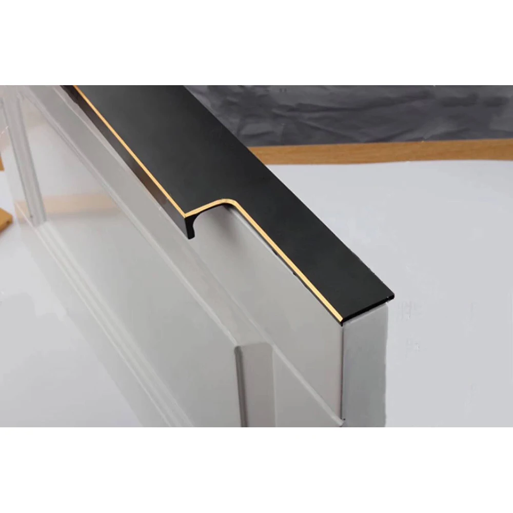 New Design Polished Aluminum Alloy Black And Gold Kitchen Hardware Handle Buy New