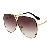 

Personality trend men's V-shaped sunglasses European style men and women conjoined glasses