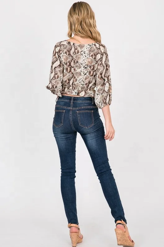 
2020 fashion Snakeskin woven printed blouse women ruffle hem raglan sleeve crop top 