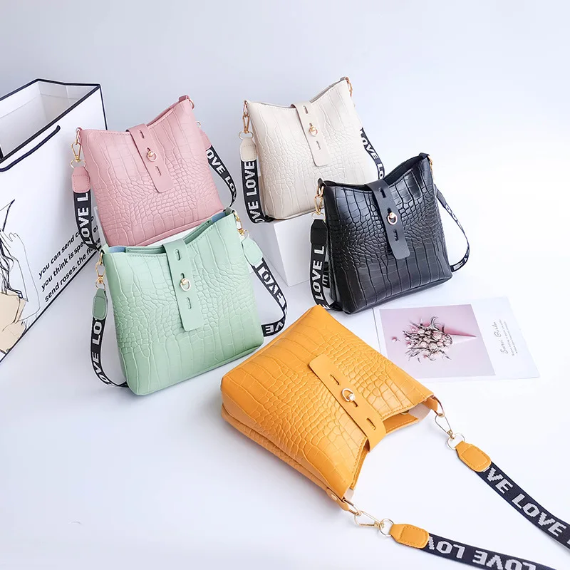 

2022 Hot Sale Alligator Pattern PU Leather Women's Mini Bucket Bag, Picture