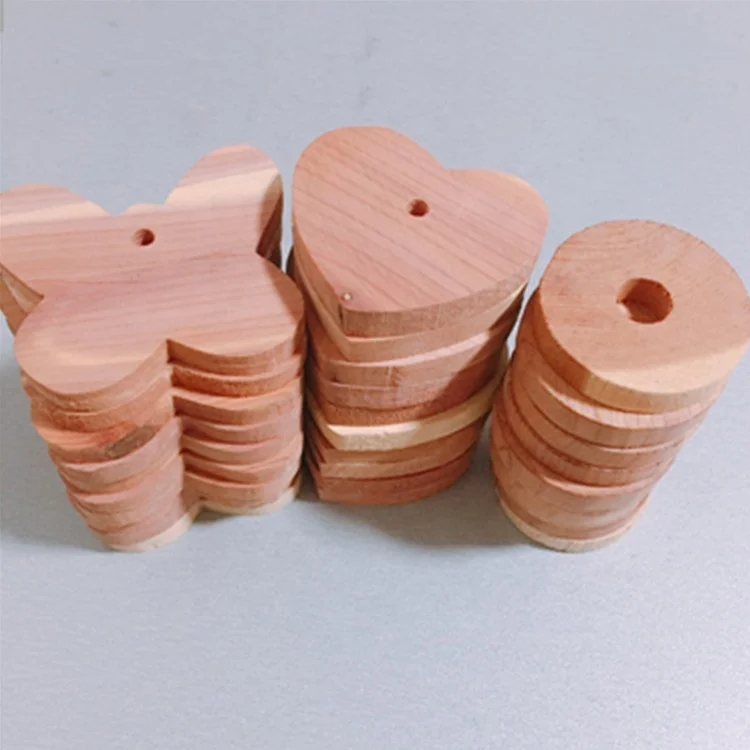 
LMC103 Cedar Wood Anti Moth Wooden Blocks Heart Shaped Balls 