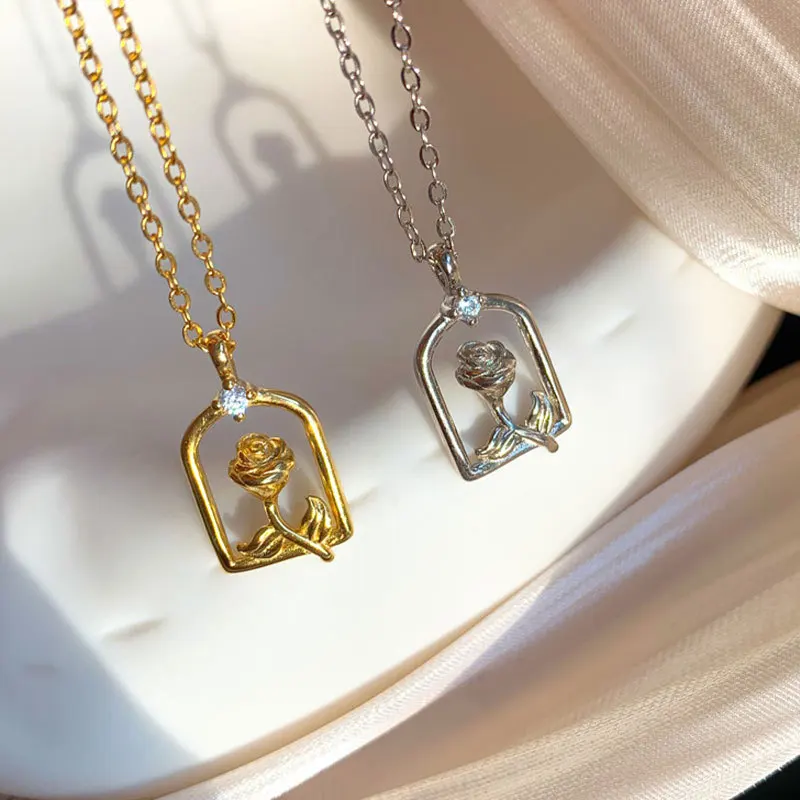 

2022 New Arrival Gold Plated Rose Flower Pendant Necklace Retro S925 Sterling Silver Rose Flower Clavicle Necklace For Women