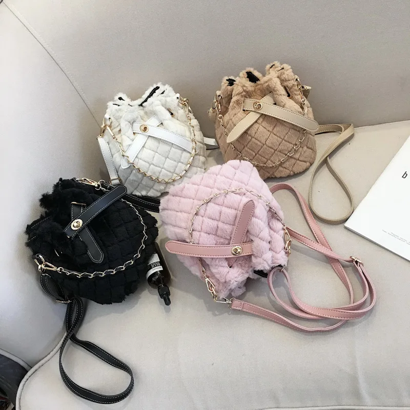 

BM9159 autumn and winter new furry Lingge large capacity bucket bag female simple wild chain lock single Suede shoulder bag
