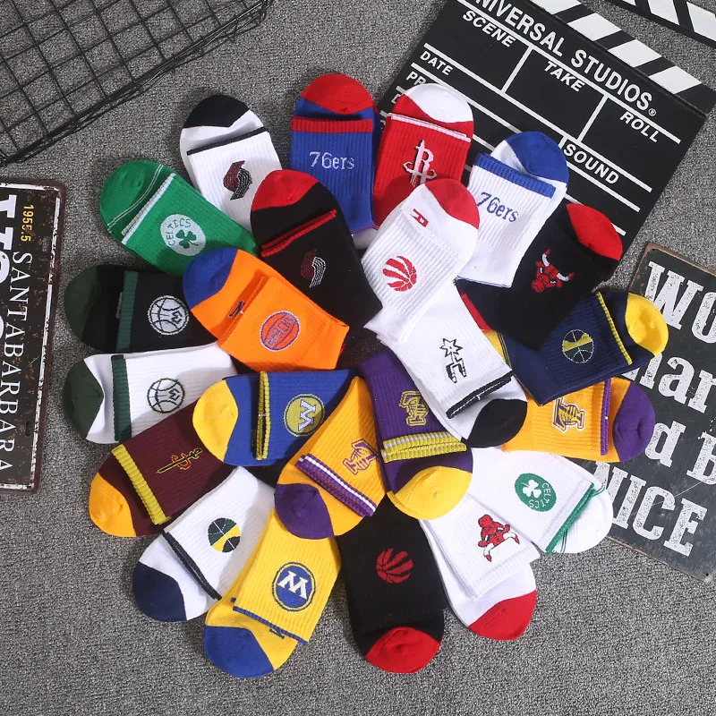 

Wholesale cheap custom elite unisex athletic white black basketball sock