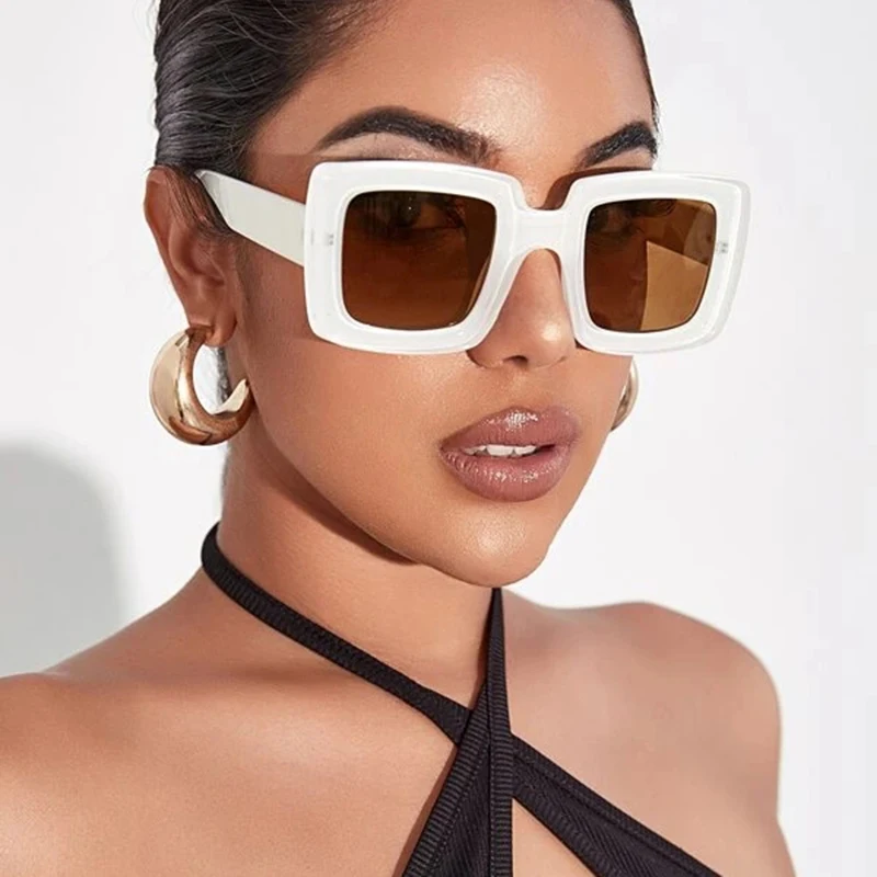 

Wholesale Chunky Square Acrylic Frame Oversized Gradient Sunglasses, Mix color