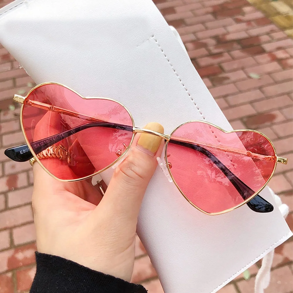 

Fashion Trending Women Pink Heart Sunglasses Luxury Brand Designer Vintage Retro Polarized Heart Sunglasses 2021