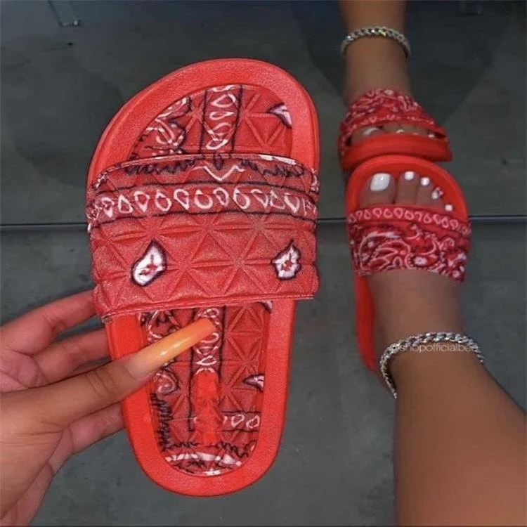 

Customized wonmen barefoot cute strappy bandana print door summer flat ladies women's sandals 2021