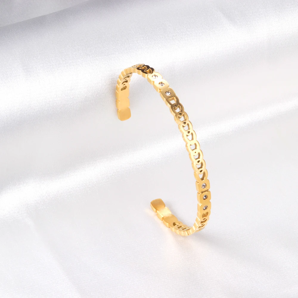 Trendy Jewelry Brand Square Pe